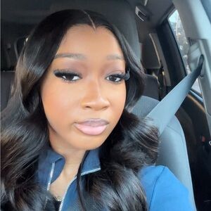 Meet your Posher, Bintou